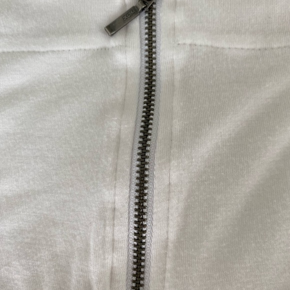 White stretch BCBG skirt- New without tag - Picture 10 of 10